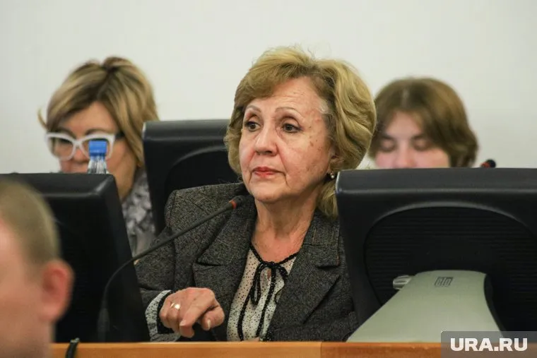 Елена Екимова вновь заговорила о низких окладах медработников