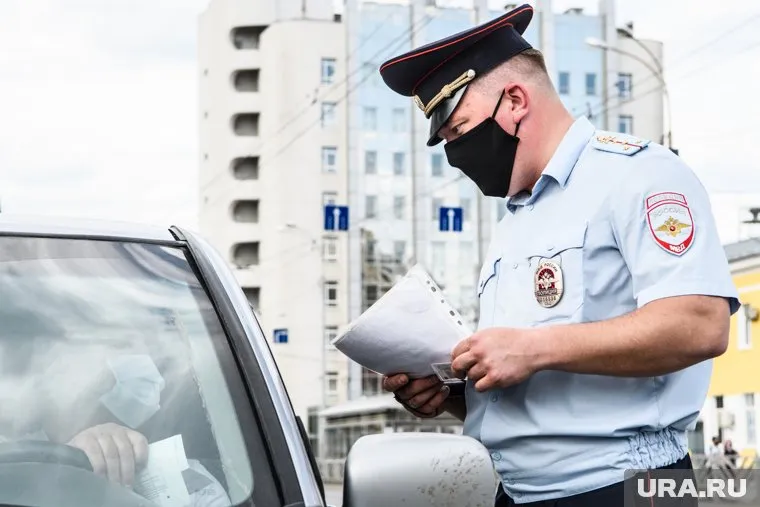 Полицейские обязаны носить маски и соблюдать правила социальной дистанции