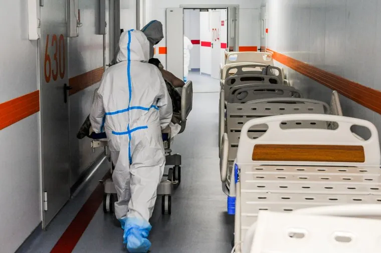 Денис Проценко в инфекционном госпитале. Красная зона. Челябинск