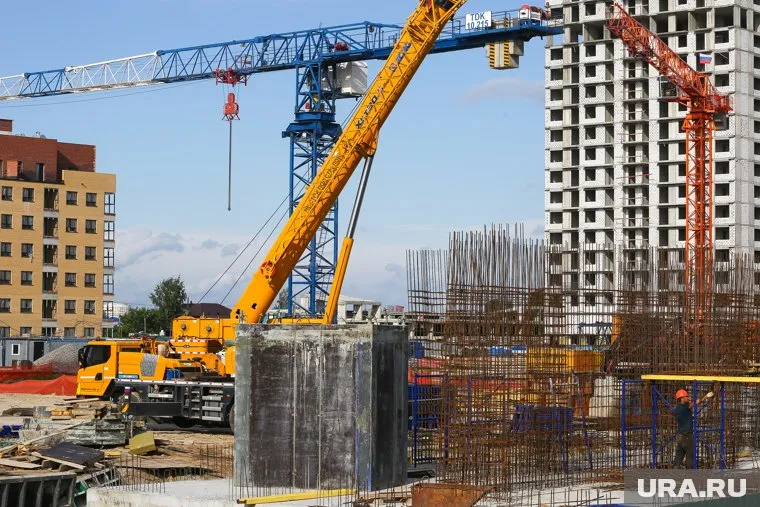 Признаки депрессии застройщиков - продажа земельных участков и отсутствие массовой господдержки