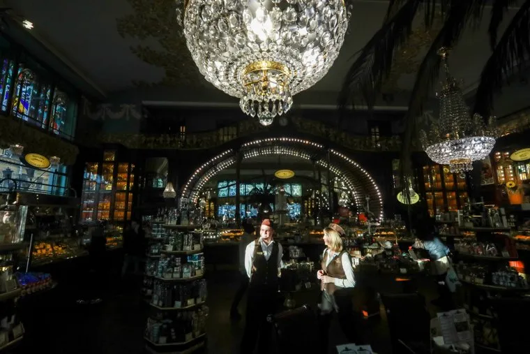 магазин купцов Елисеевых: фото