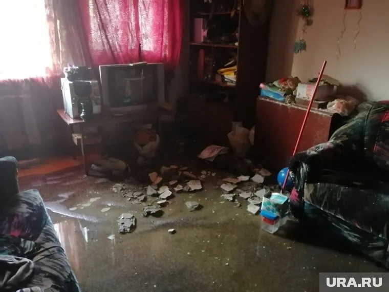 И без того нелегкая жизнь обитателей барака превратилась в выживание