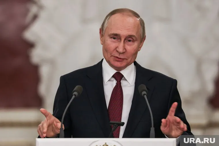 Во Ван Тхыонгом также поздравил Владимира Путина с прошедшим днем рождения