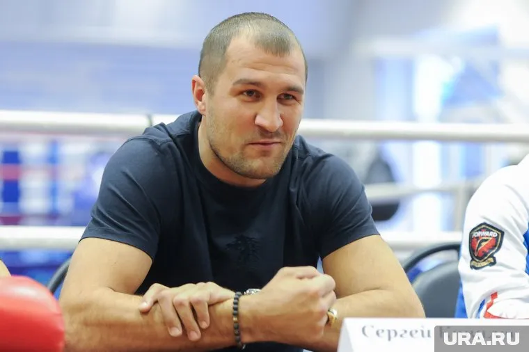 В спортшколе возведут эксплуатируемую крышу и подземный этаж