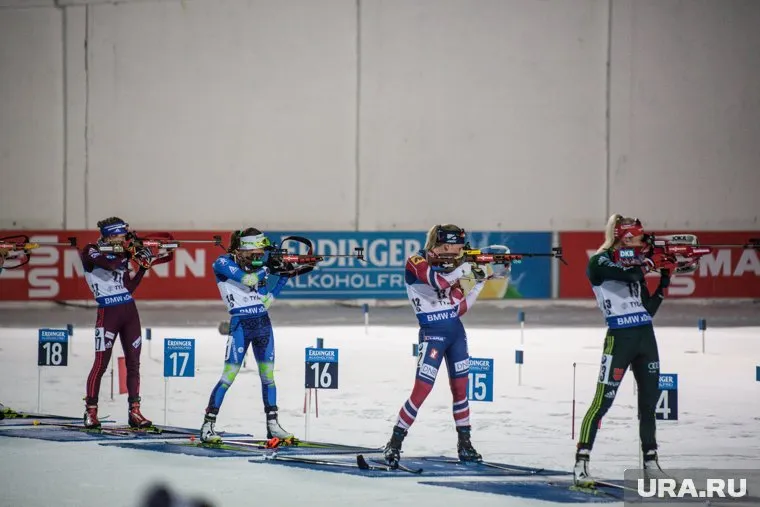 Биатлонистка узнала о смерти отца после финиша в гонке преследования