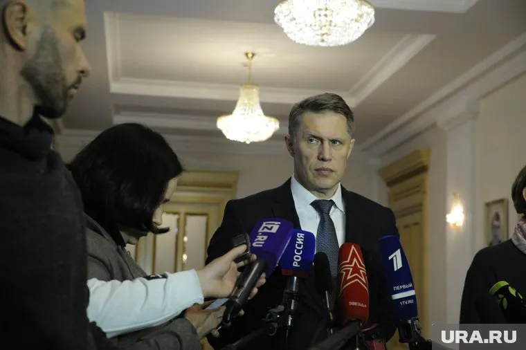 Михаил Мурашко сообщил, что правительство РФ уже выпустило нормативные документы, чтобы предприятия приступили к производству вакцины