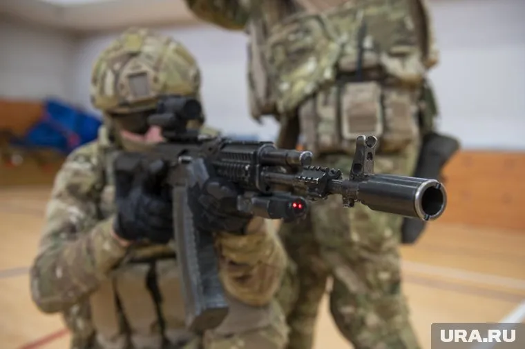 Сотрудники ФСБ остановили диверсантов, собиравших информацию о значимых объектах региона