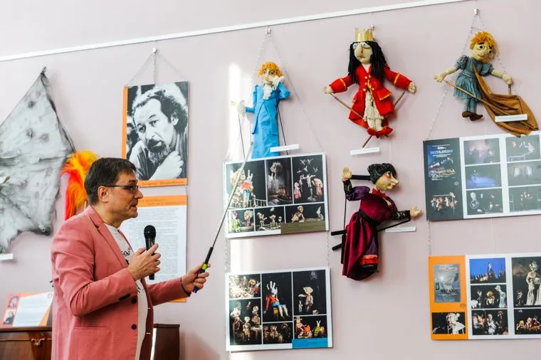 Выставка «Челябинский театр кукол. Вчера. Сегодня. Завтра» в областной публичной библиотеке. Челябинск