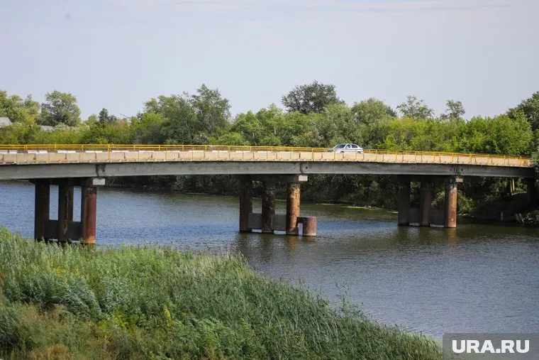 Закрытие движение транспорта на Кировском мосту перенесли на несколько недель