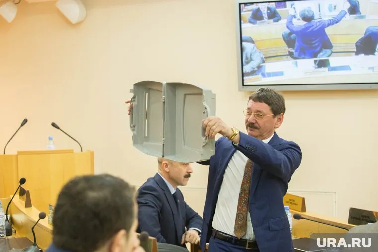 Думу Сургута покидает самый опытный депутат