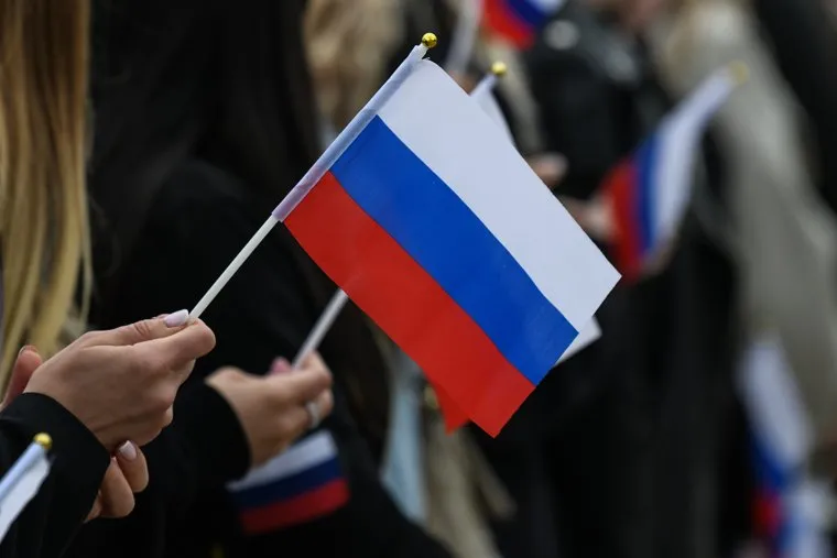 Высадка яблонь в аэропорту Кольцово. Екатеринбург