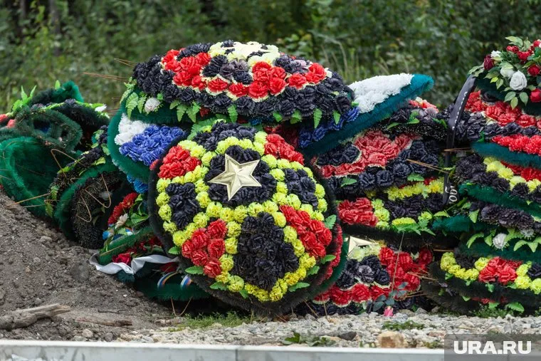 В северной столице похоронили 47-летнего Валерия Чекалова