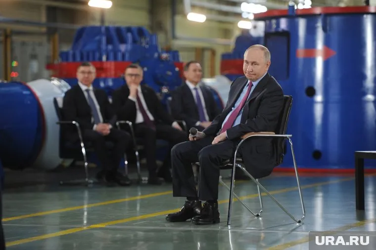 Владимир Путин разговаривал с челябинцами почти час