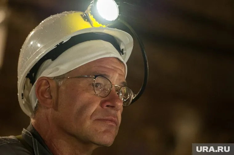 Команда Владимира Тунгусова отказалась от строительства «Бажовской» в интересах Илдара Губаева