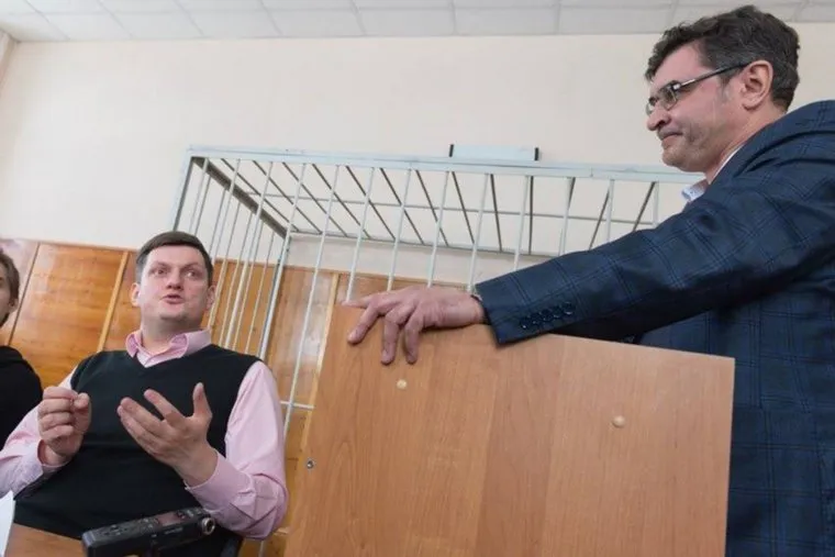 Ройзман выступает в суде в защиту блогера Сокооловского, бушмаков алексей, томилов антон