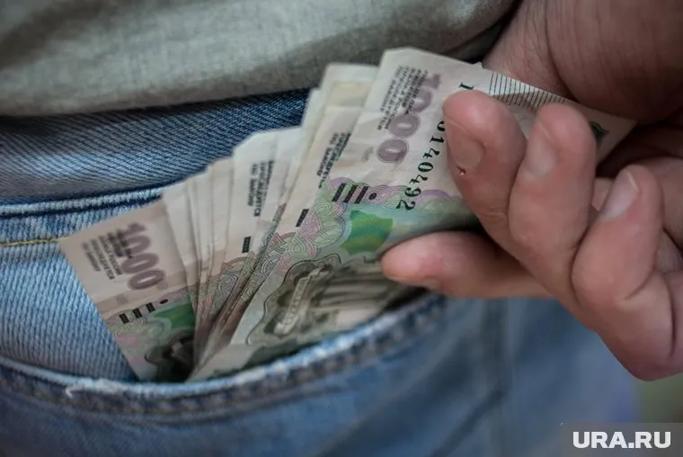 В министерстве заявили, что снижение МРОТ никак не повлияет на размеры соцвыплат