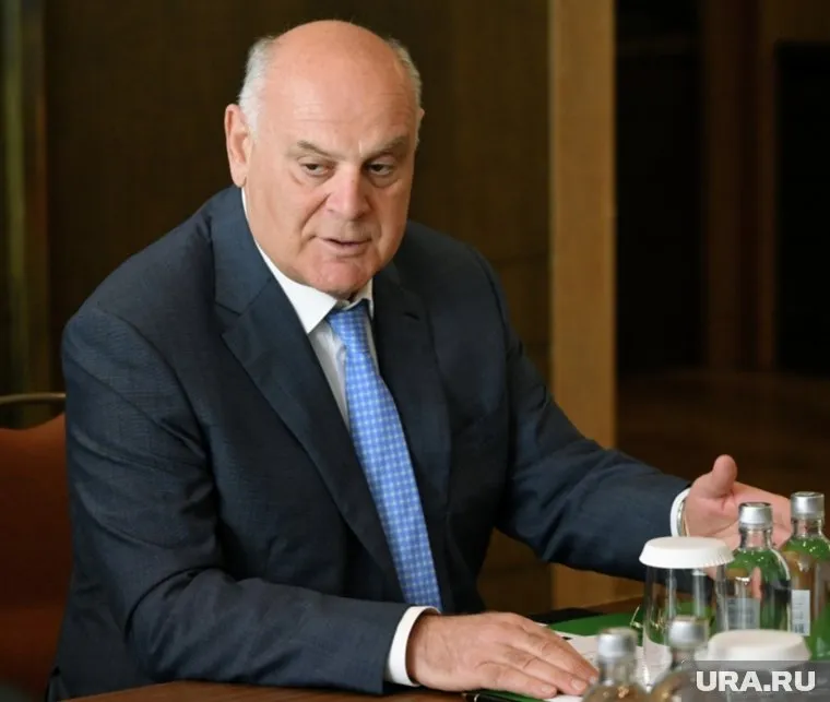 При невыполнении условий Бжания обещал отозвать заявление об отставке