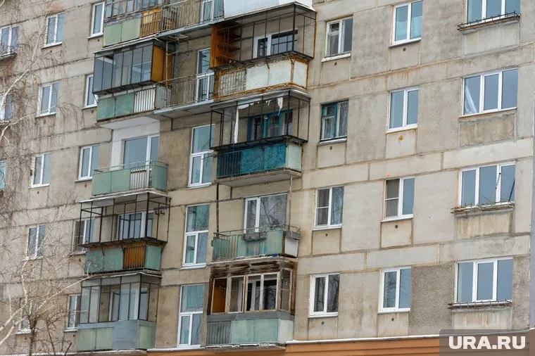 Женщину сначала убили, а потом выбросили с балкона пятого этажа