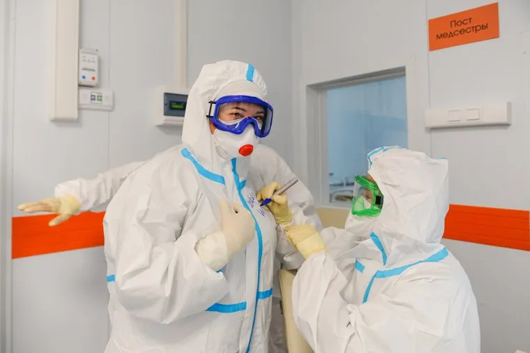 Денис Проценко в инфекционном госпитале. Красная зона. Челябинск