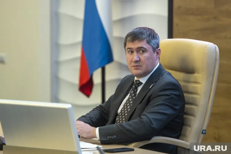 Дмитрий Махонин просит детей не поддаваться панике