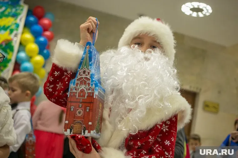 Детский новогодний костюм должен быть не только удобным, но и безопасным для ребенка, отмечают в Роспотербнадзоре