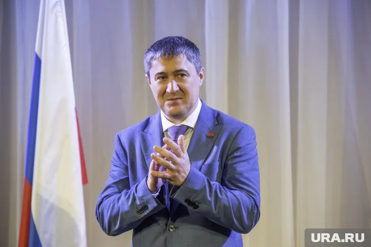 Дмитрий Махонин поздравил нового мэра с началом работы