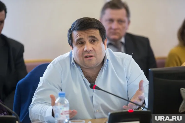 Лидер тюменских эсеров Владимир Пискайкин не поскупился на своего кандидата