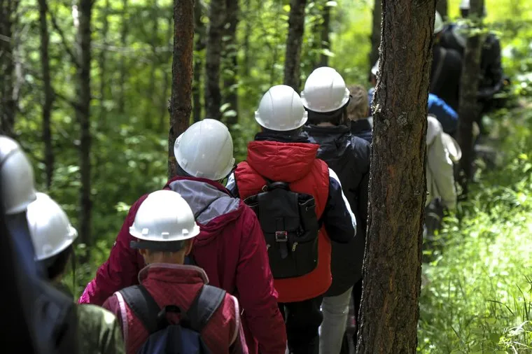 «Малая экологическая тропа» в Катав-Ивановском районе у села Серпиевка. Пещера. Челябинск