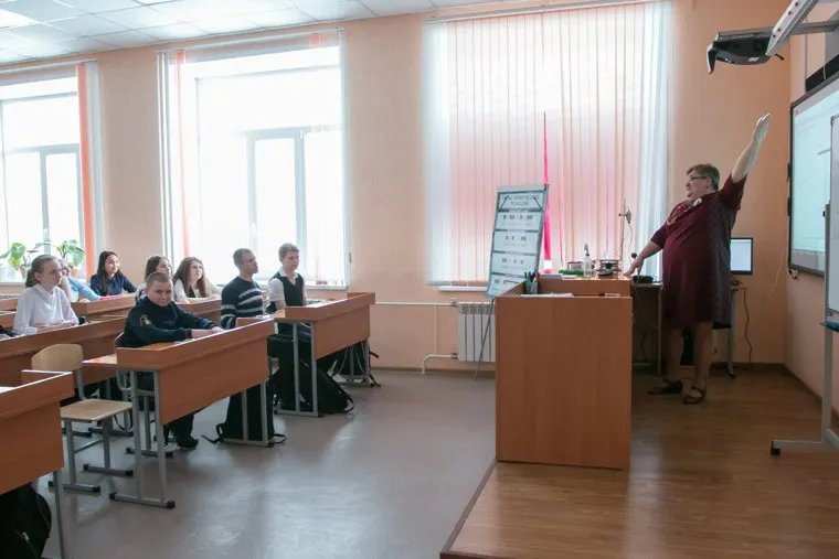 АО "Далур". Село Уксянское, Курганская область, урок, класс, учительница, школа, ученики