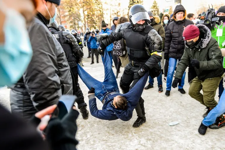 Несанкционированная акция в поддержку Алексея Навального. Челябинск