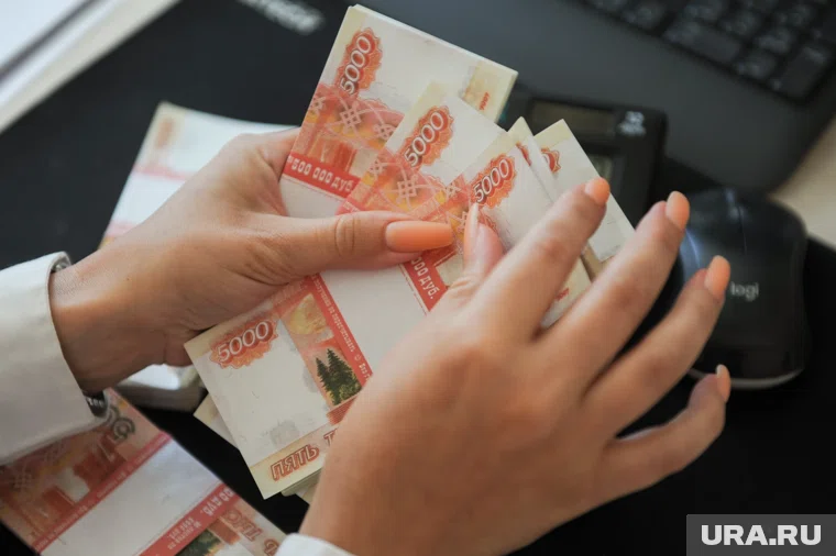 Пенсионерам могут начать платить больше