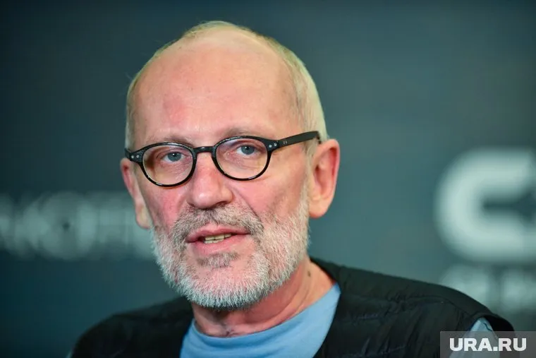 День рождения 20 февраля 2025 празднует знаменитый телеведущий Александр Гордон, ему исполняется 61 год