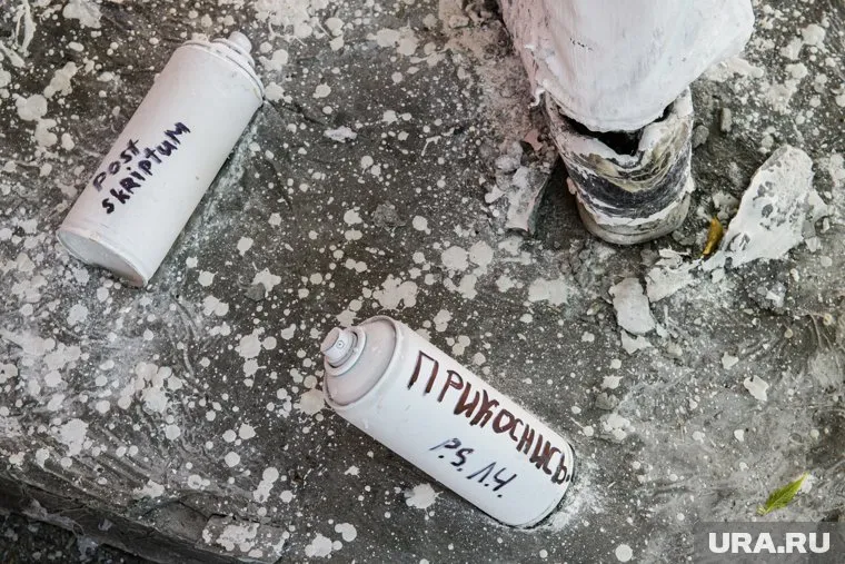 Вандалы осквернили Грозовые ворота в Геленджике, передает Mash