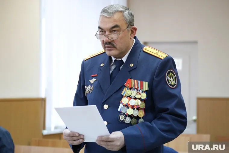 Ильгиз Ильясов пришел на заседание в парадной форме и с наградами