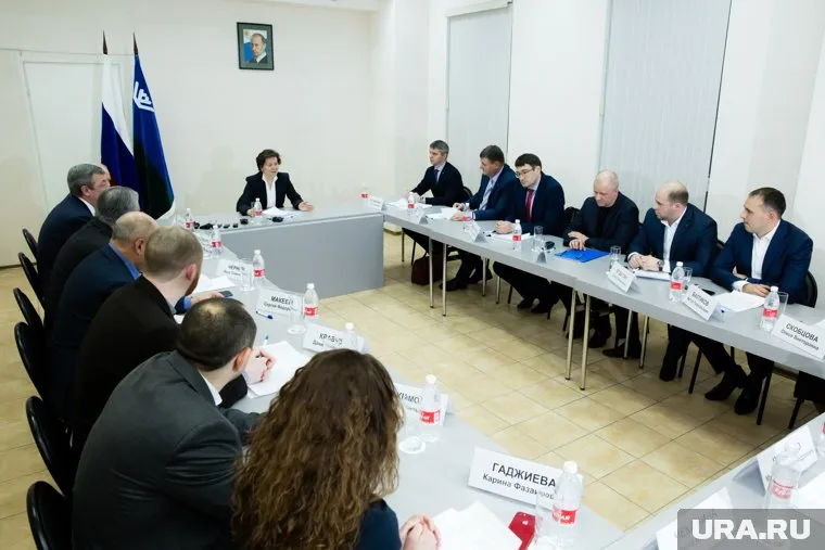 Югорские чиновники высшего ранга, вместе с губернатором, разрабатывают альтернативные сценарии развития ХМАО