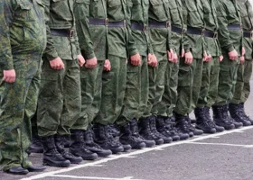 Мэр Кургана Науменко отправил первых осенних призывников на службу в армию