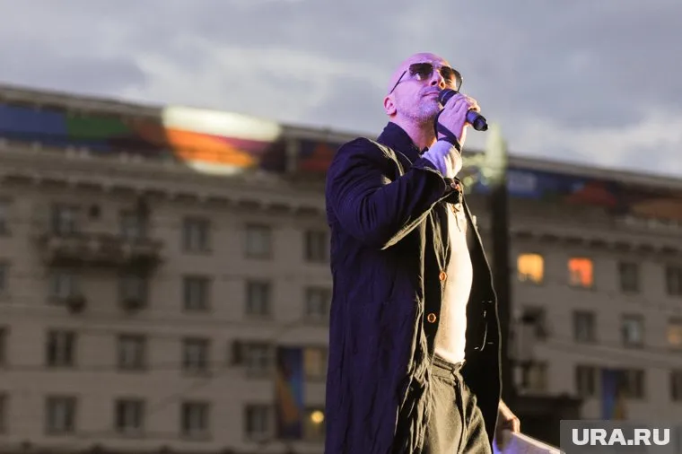 Фильм похож на негласное соревнование в актерском и комическом ремесле между Дмитрием Нагиевым и Яном Цапником