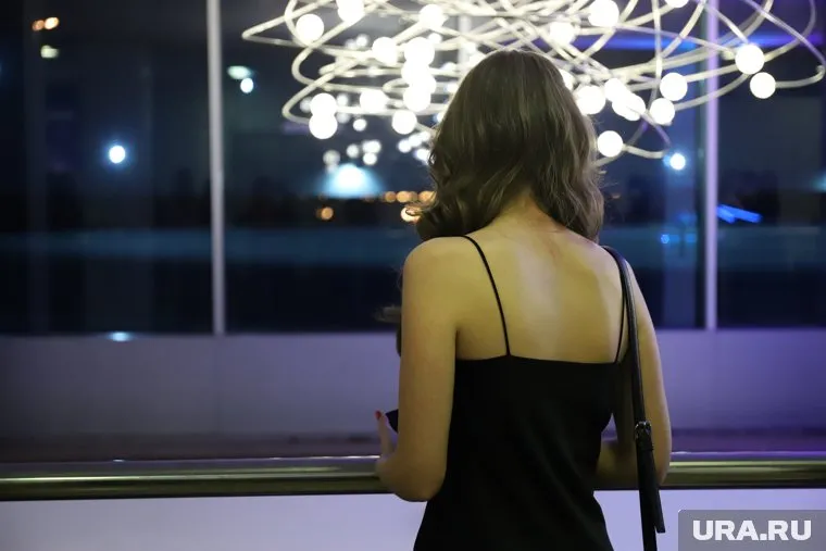 Час работы девушки по вызову обойдется жителю Тюмени в десятую часть его заработка за месяц (архивное фото)