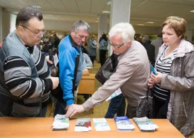 Оставаться в рабочем ритме: какую подработку для пенсионеров предлагают в ЯНАО