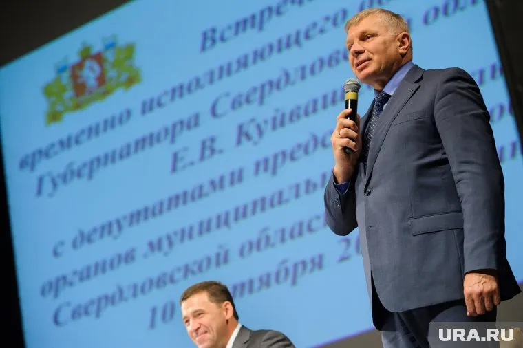 Петр Соколюк (справа) сразу после избрания депутатом получил невиданные привилегии