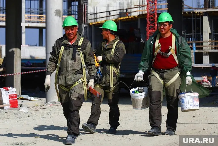 Мигранты своевременно не подали уведомление об осуществлении трудовой деятельности