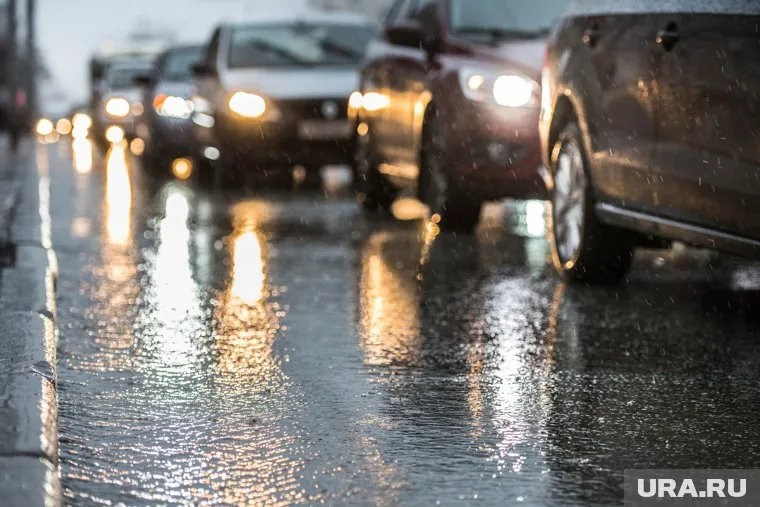 Из-за ремонта трассы водители часами стоят в многокилометровой пробке