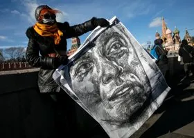 Акция памяти Бориса Немцова началась в Москве