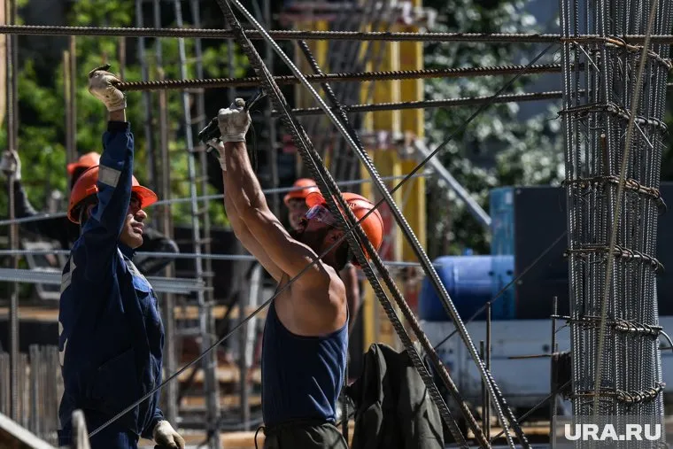 В Россию необходимо приглашать только квалифицированных мигрантов, считает Дмитрий Гусев