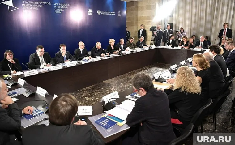 Совещание организовали в здании Новой сцены Мариинского театра