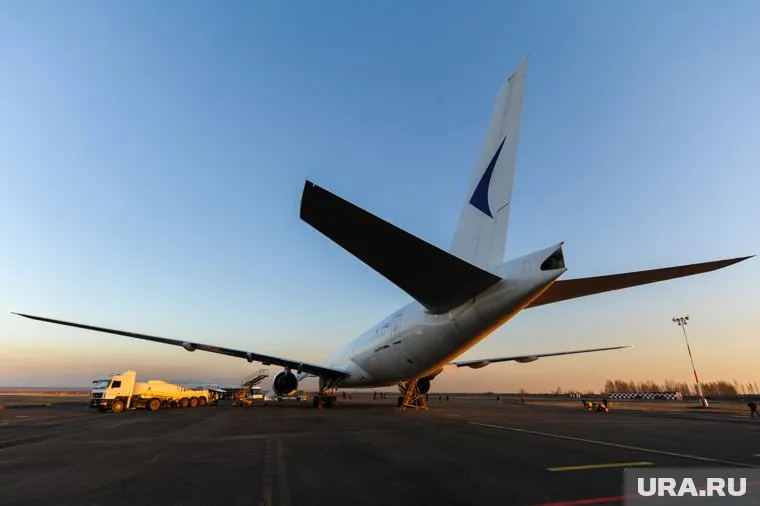 Самолет загорелся 5 мая при аварийной посадке