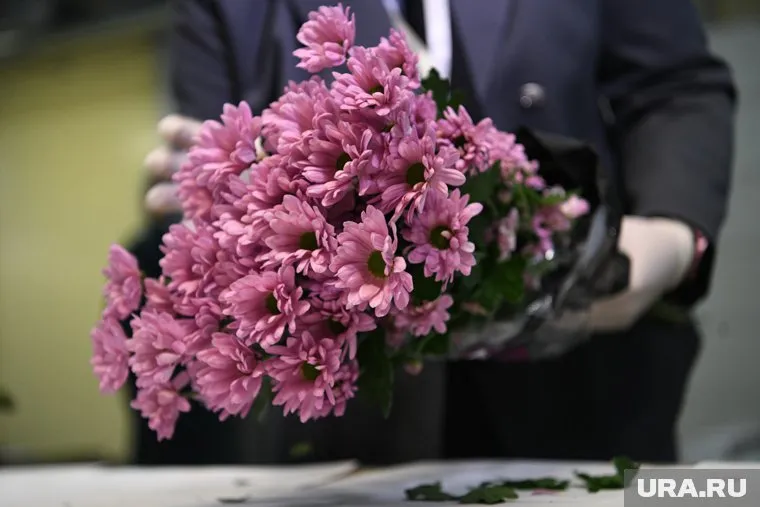 При заказе букета мошенники звонят жертве, чтобы уточнить время доставки