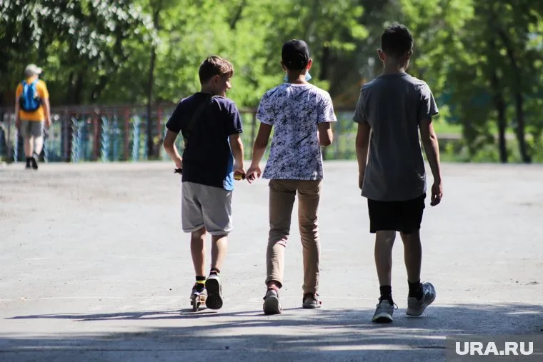 Макушинские школьники просят губернатора построить им новый дом культуры