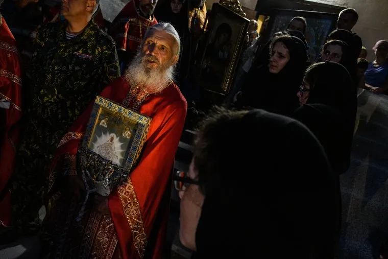 Крестный ход в Среднеуральском женском монастыре. Екатеринбург