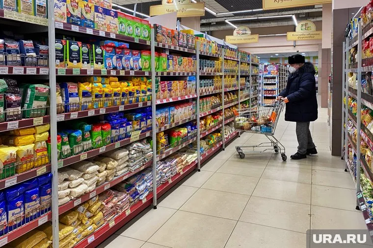 Ввести продуктовые карточки в стране ранее предложил Владимир Путин